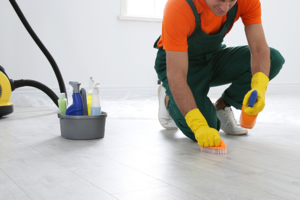 清除殘膠油漆點